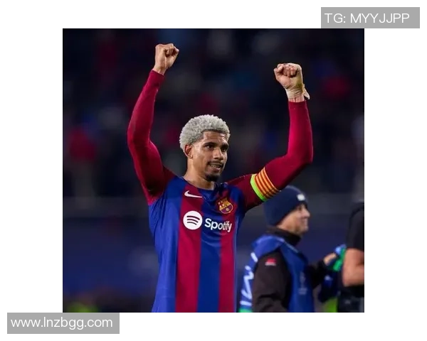 世体:巴萨已用长约确定多名重要球员,下一个可能是费兰